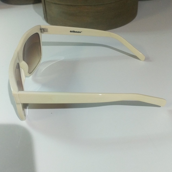 Ivory & Gold Dollhouse Sunglasses - Picture 5 of 8